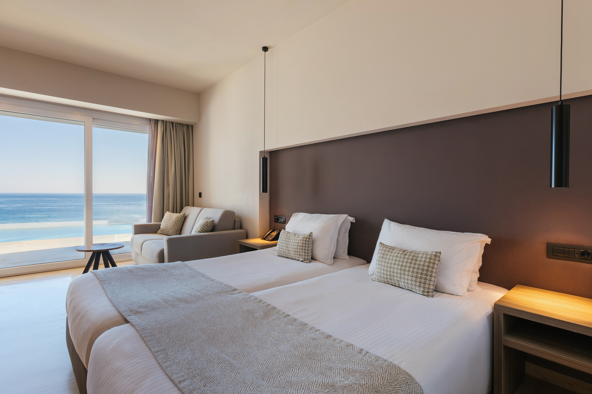 A1 – Swim Up Room (Sea View)