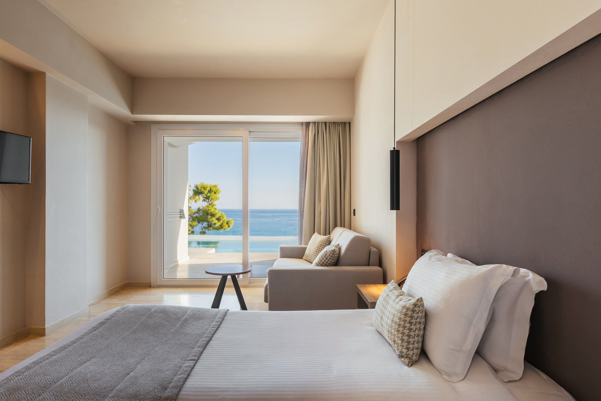 A1 – Swim Up Room (Sea View)