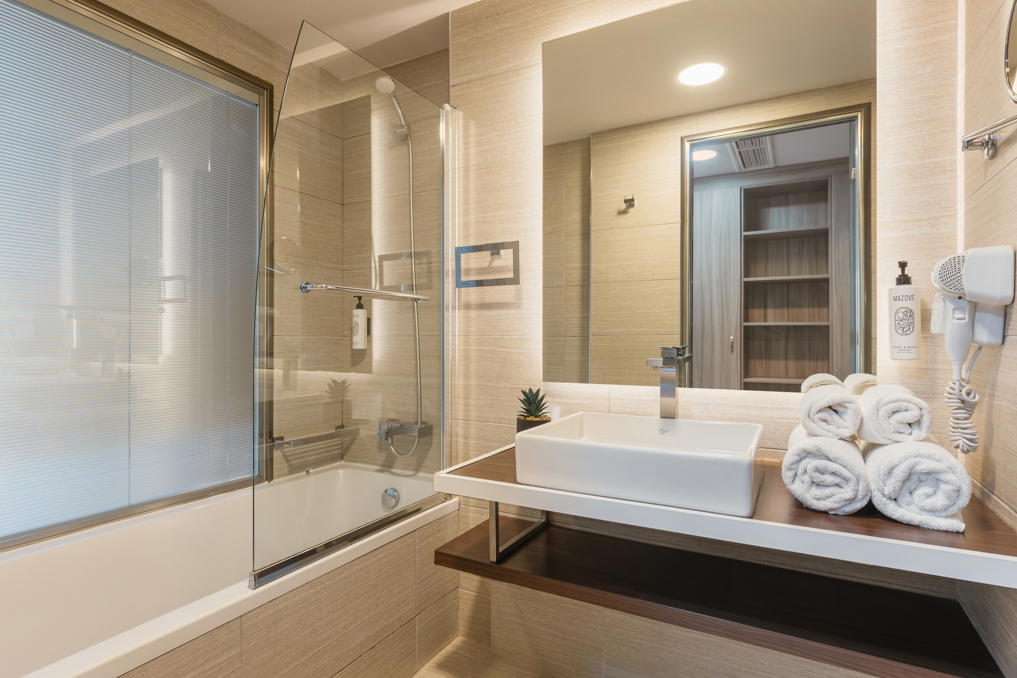 A1 – Swim Up Room (Sea View)