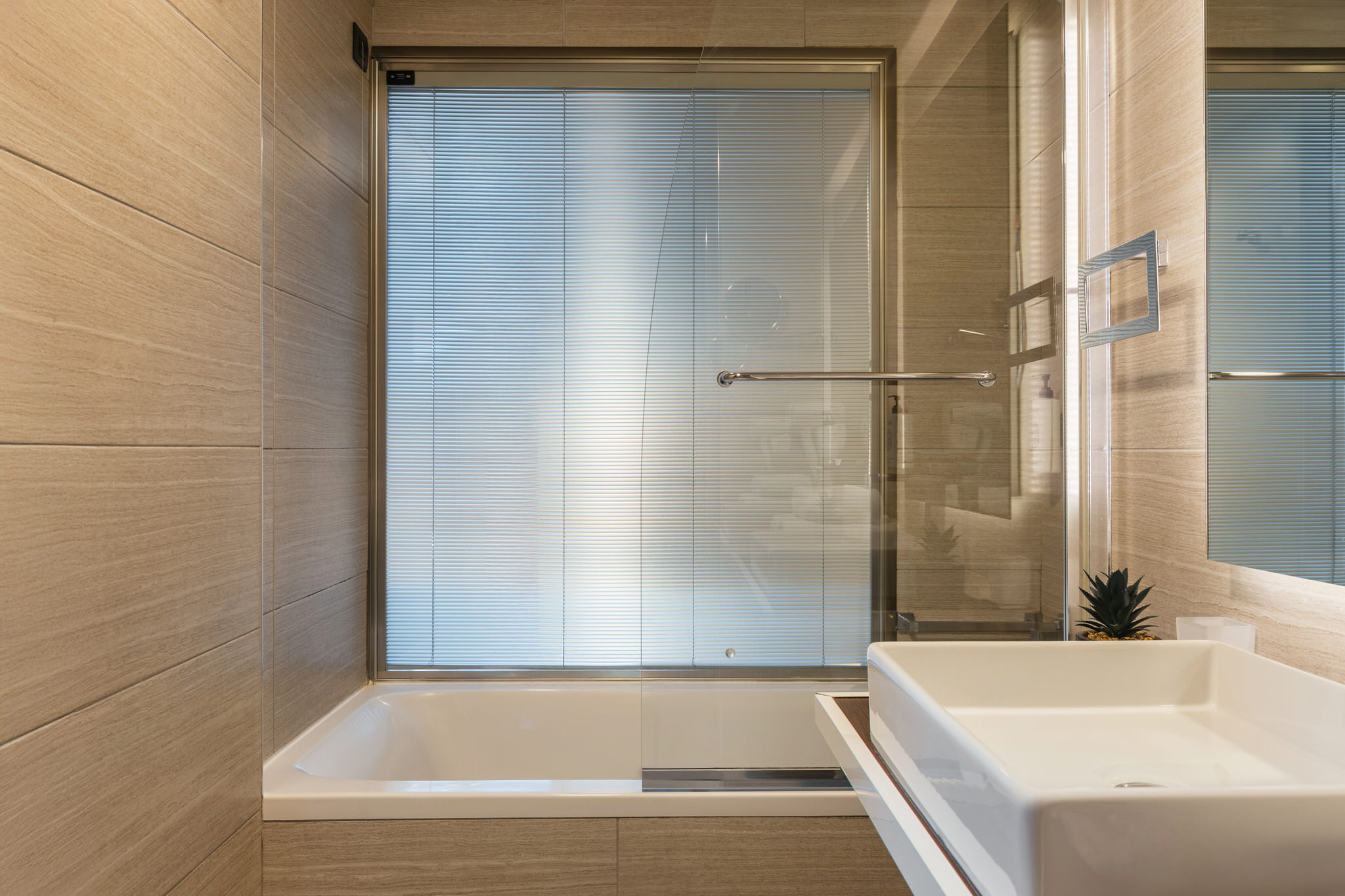 A1 – Swim Up Room (Sea View)