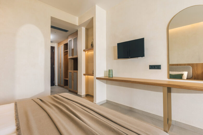 C2 – Bungalows Family Room (Garden View)