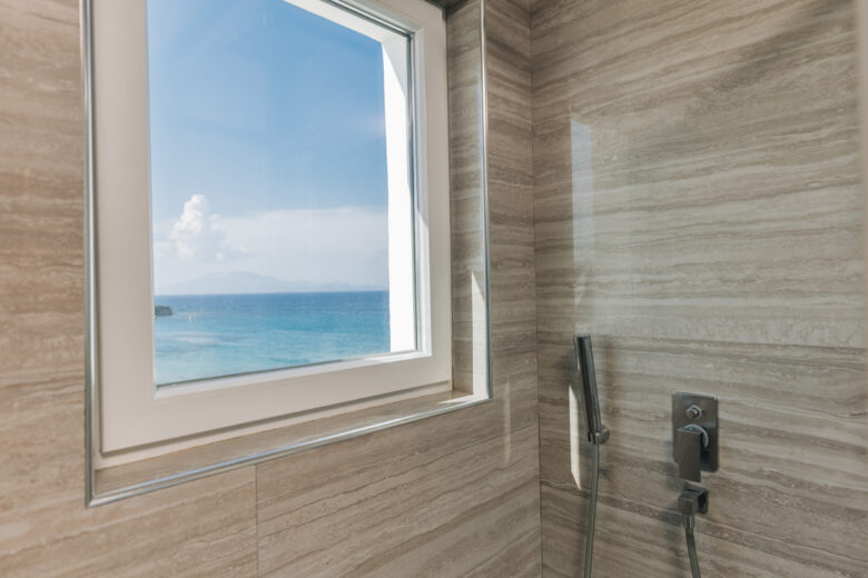 D5 – Suite (Side Sea View)
