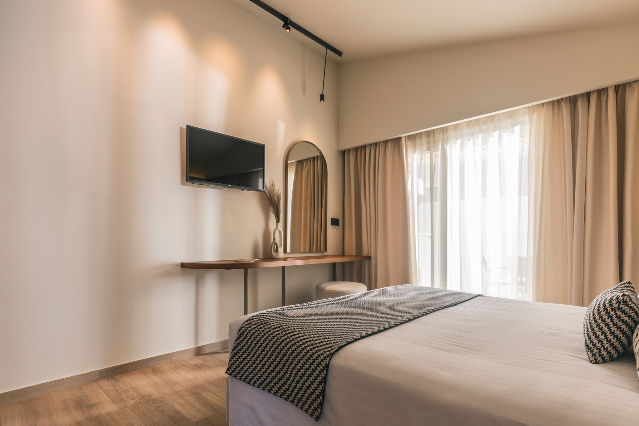 D4 – Suite (Inland View)