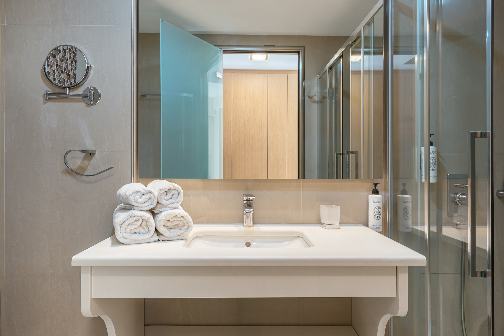B3 – Standard Room (Inland View)