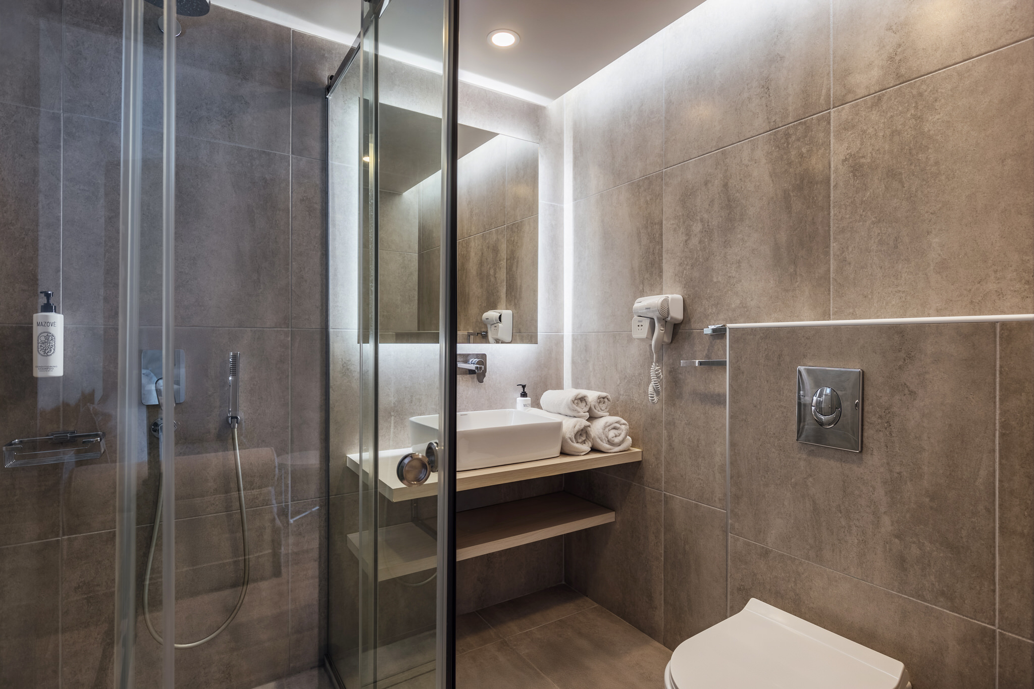 D2 – Superior Suite (Sea View)