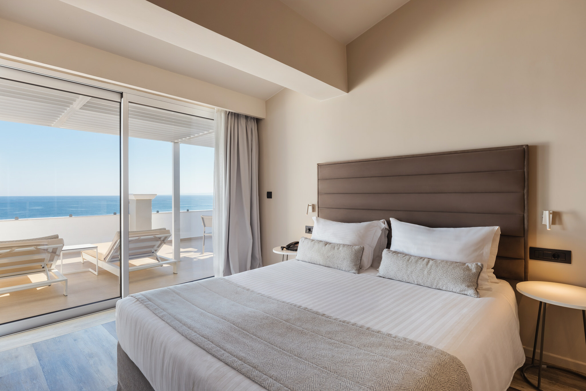 D2 – Superior Suite (Sea View)