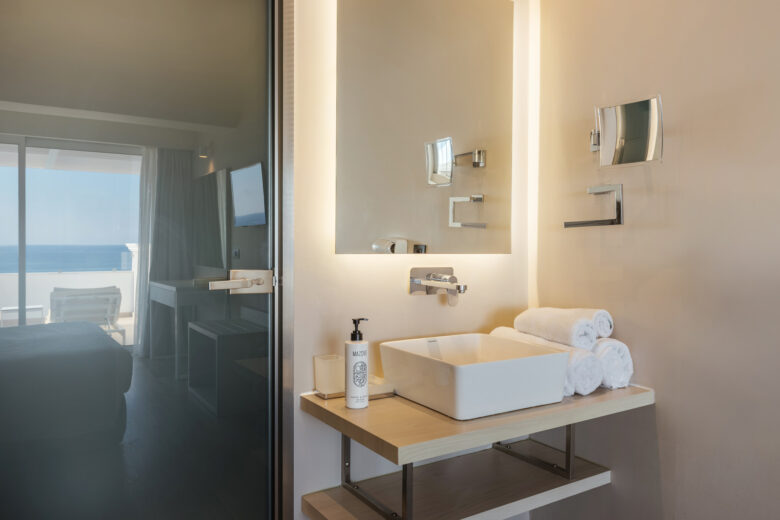 D2 – Superior Suite (Sea View)