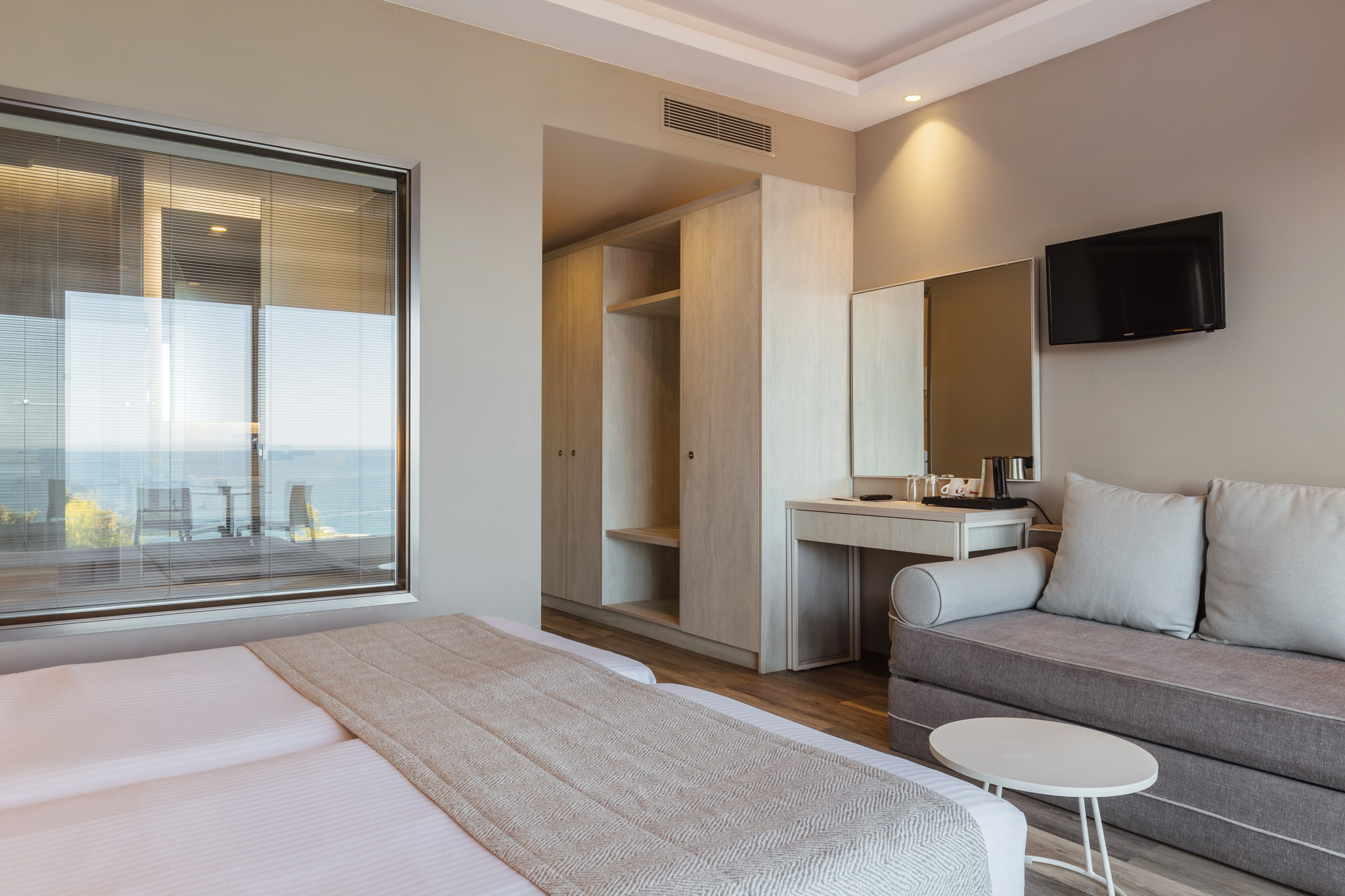 B2 – Standard Room (Sea View)