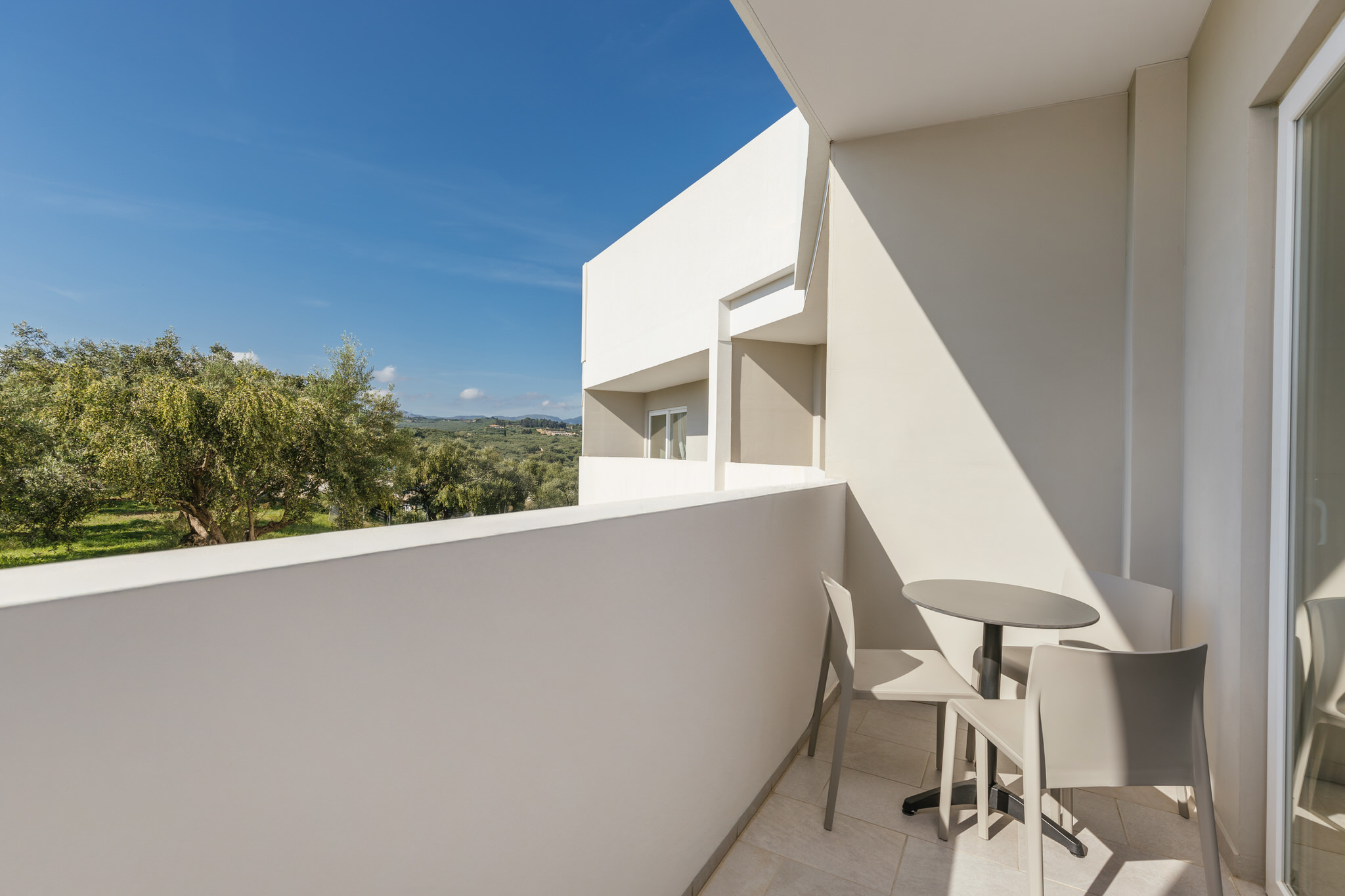 B7 – Standard Room (Garden View)