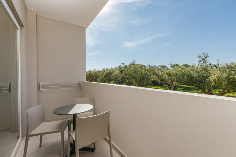 B7 – Standard Room (Garden View)