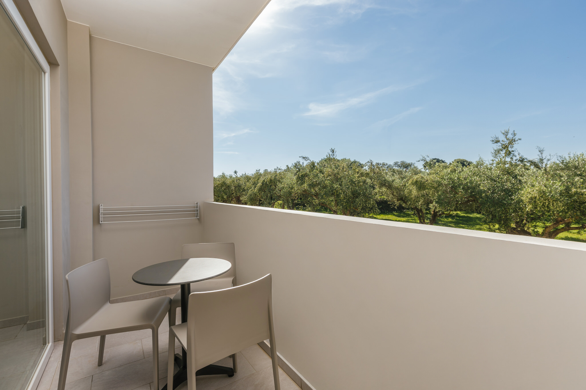 B7 – Standard Room (Garden View)