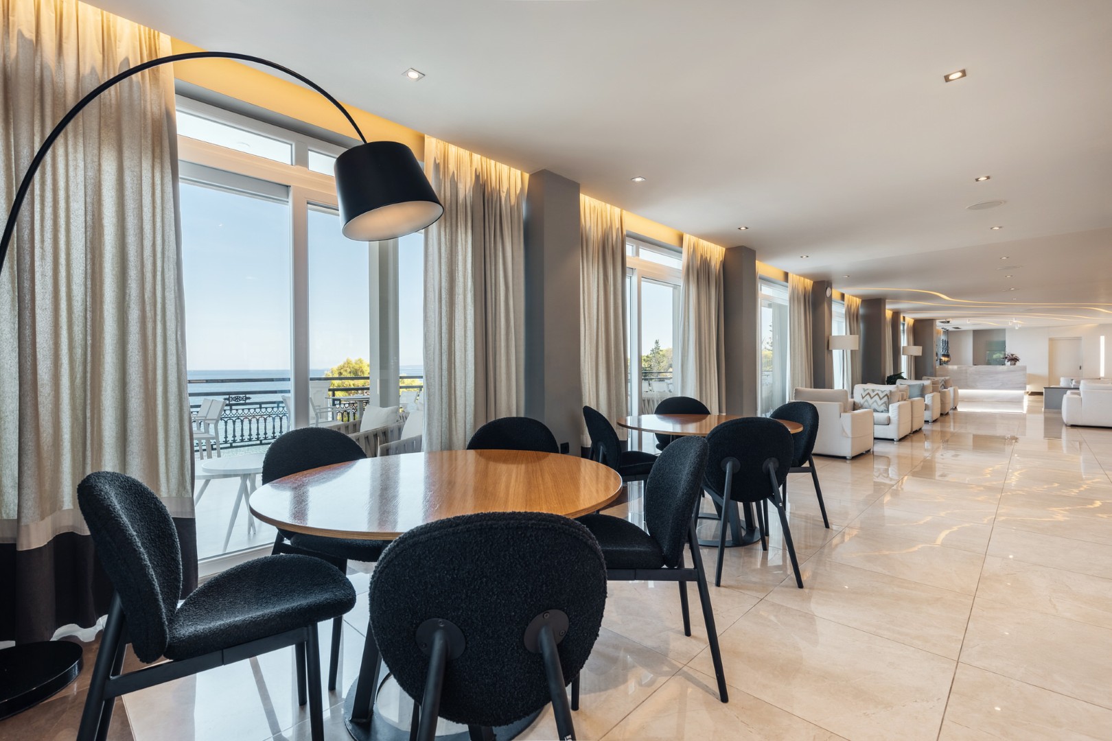 Lounge Bar