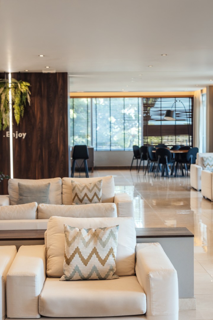 Lounge Bar