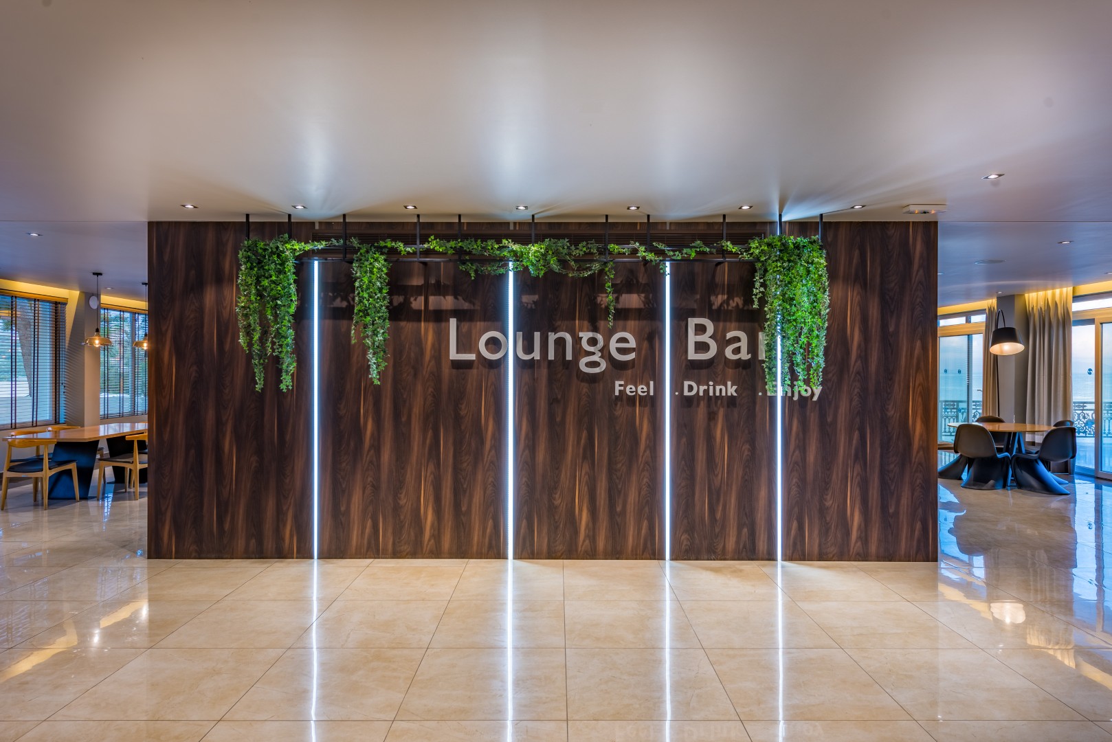 Lounge Bar